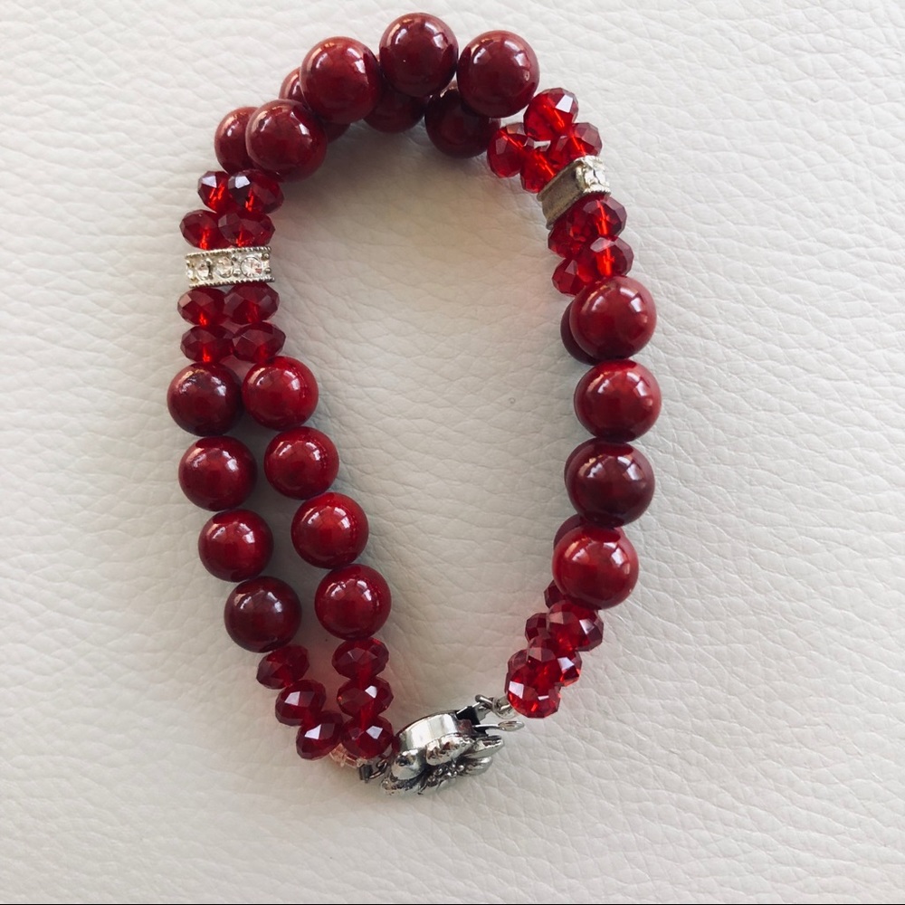 3 for $ 15 🔷 Deep Red beaded bracelet